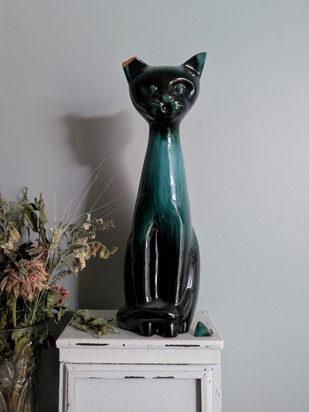 ?Haunted? Blue Mountain Pottery Cat